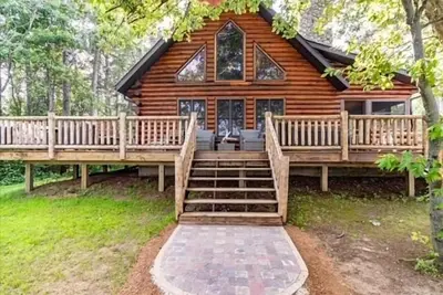 Image de Beautiful Log Home On The Western Shores Of Lake Petenwell