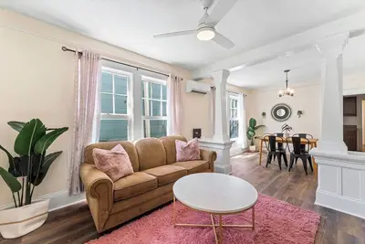 Image de *Adorable Flat in Springfield*- Downtown