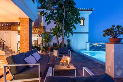 Image de Villa Tropical avec piscine privée chauffée