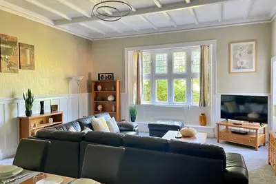 Image de Prestige-2 Bed-Appartement-Douche-Vue sur Jardin