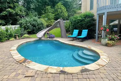 Image de 2 Br Hidden Gem with Lake Access, Pool & Hot Tub 15 Min from Lanier Islands