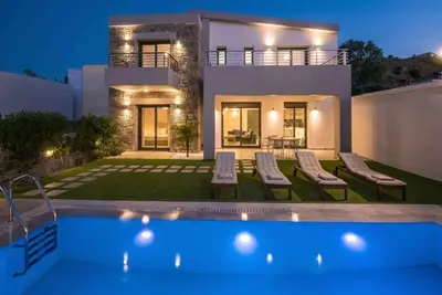 Villa Pitsidia Hills - Modern and spacious villa with garden and pool