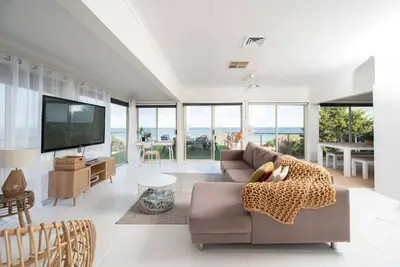 Image de ChelseaVue - Beachside Townhouse Retreat