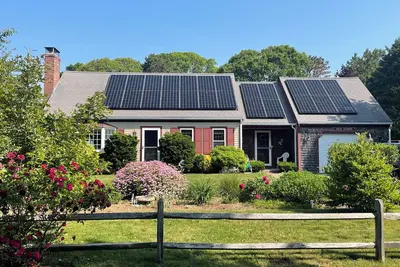 Image de Family Home Near Beaches & Bike Path! Fenced-in Yard, A/C, Ev Charger