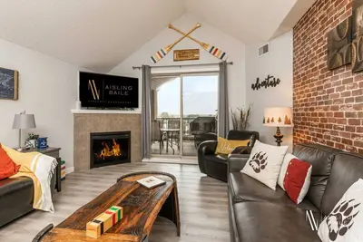 Image de Hudson Pointe | Top Floor | Pool | Hot Tub | Gym