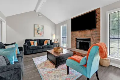 Image de Glamorous 3br 2ba house w/ large fenced backyard