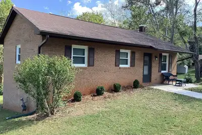 Image de Cute Cherry St. Cottage