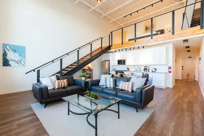 Image de Saddlepeak View:Midtown Bzn