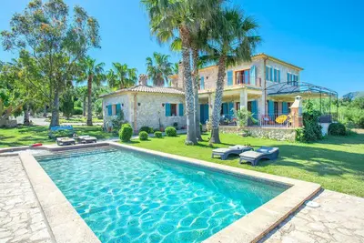 Image de Spacious & Stylish Country Villa, A/C, Private Pool with Whirlpool, Superb Views 10 mins to Beaches!