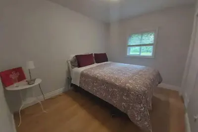 Image de Bayfront Rustic Cottage | 4Br + Pet Friendly