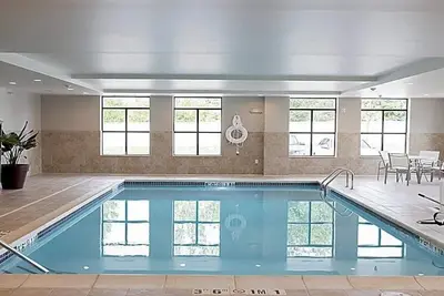 Image de King Suite | Free Breakfast + Indoor Pool