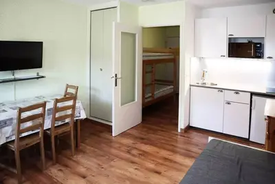 Image de Studio équipé pour 4 personnes vue pistes