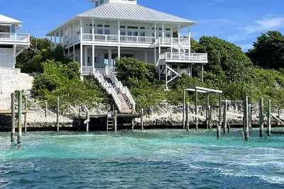 Image de Large waterfront Home on Lubbers with Private Boat Dock