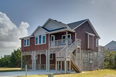 Image de New construction home short walk to the beach!