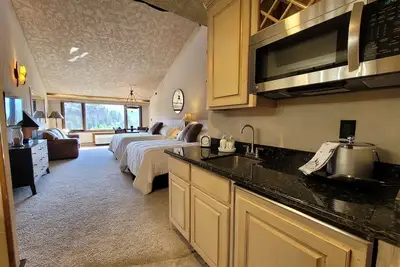 Image de Luxurious Condo On Glacier Golf Course In Durango!