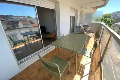 Image de Appartement T2 avec terrasse, WiFi et parking au centre-ville d'Arcachon