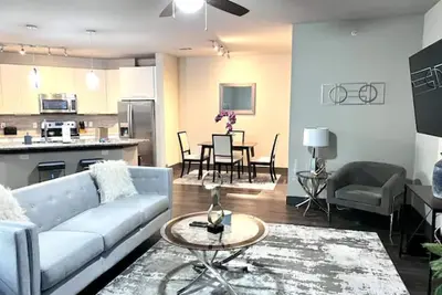 25% Off 2bd, Pool, Med Dist - Dallas