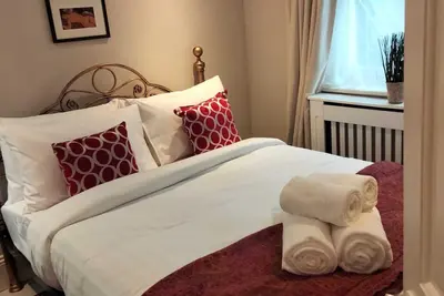 Image de Gorgeous Georgian apartment, 2 King beds and Garden