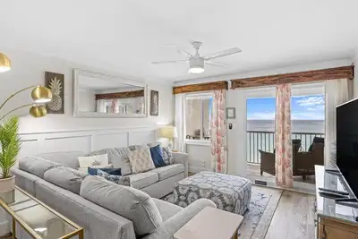 Image de Top Floor, Beautiful End Unit w/ Stunning Views! Free Beach Service (724)