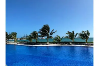 Image de New Condo Luxury Beachfront W Pool Wifi Aa Safe