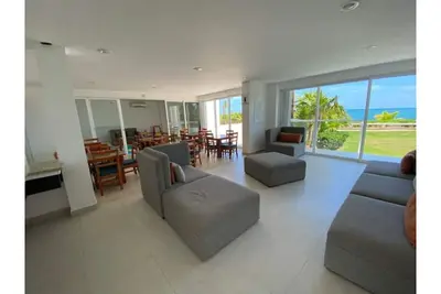 Image de Renovated Beachfront Luxury All Brand New