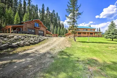 Image de Waterfront Log Home w/ 95 Acres on Yaak River