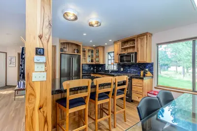 Image de Skyl08 - Charming Condo with Ac, Updated Kitchen