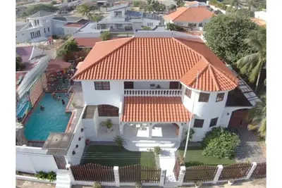 Spanish Family house with pool located 10 minutes to the beach