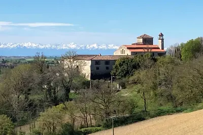 Image de Apartment in renovated Chateau with private terrace.