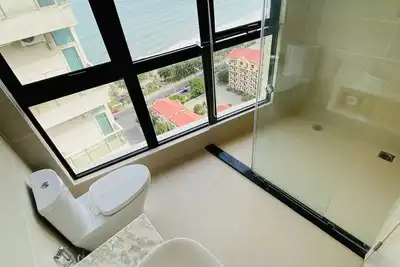 Image de Gold Coast Beach and City View, Best Mattress for Traveler