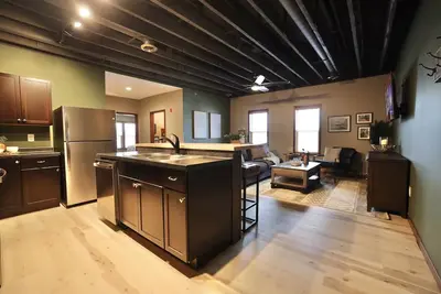 Image de 3 Bdrm Modern Rustic Condo in Downtown Minocqua—Walk to Shops, Dining & Lake