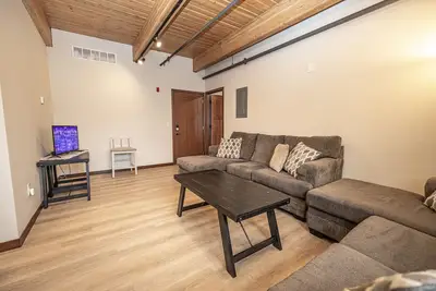 Image de Downtown Minocqua 3-Bedroom Condo! Sleeps up to 9!