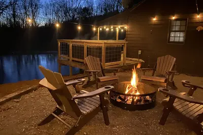 Image de 100 acres, Firewood Provided, Fishing Pond w/ poles, Trail, firepit, pond views