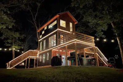 Image de The Raven Cabin at Bird Hollow, 10 miles from Chattanooga, New Build