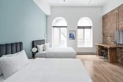 Image de 3-Bed loft Old Montreal