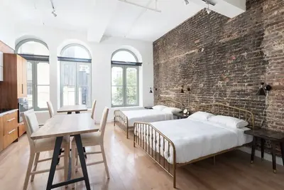 Image de Family Loft right on Notre-Dame Street