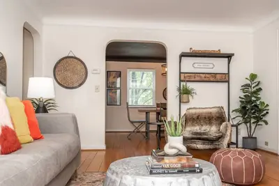 Zan Court Unit 1 · Mt Lookout Hideaway