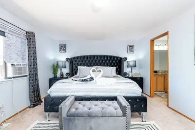 Image de Ls2: Desired Villa: single level rambler w hot tub