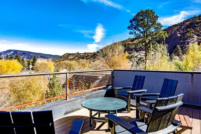 Image de Luxury Riverfront Townhome Downtown, Roof Top Deck