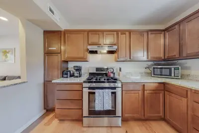 Image de Quiet Nobhill Home, 2bd/1ba, Dog Friendly w/Yard