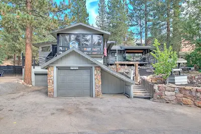 Image de Remodeled Cabin near Ski/Snow Resort!