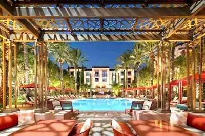 Image de Modern, Luxury, 2 Bedroom (3 Bath) Townhome