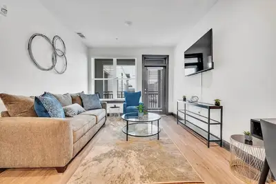 Image de Mins➞Downtown/Med District★ Fully Stocked★24hr Gym★2Bds★2TVs