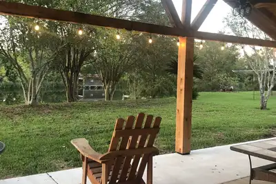 Image de Cozy, comfortable home overlooking Cane River -15 min from downtown Natchitoches