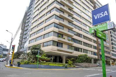 Image de Spacious remodeled condo w/ all new furnishings in Miraflores Peru
