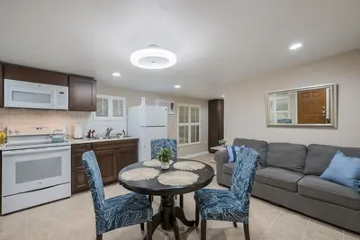 Image de 💎 Cozy Hidden Gem🐬 SeaWorld🚩Six Flags🇺🇸Lackland Afb