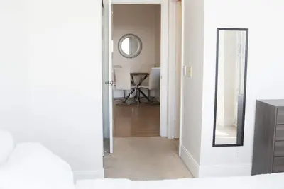 Image de Very cozy  large 2/2 Mississauga condo with parking.