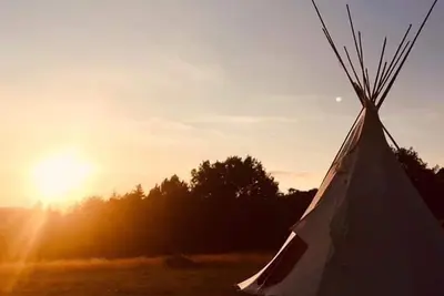 Image de Captivating Tipi dans La foret du Dragon in Murols