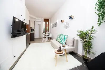 Image de ⁂ Exotic ⁂ Canopy Bed - Metro 5 min - 50sqm