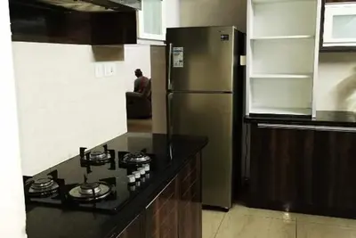 Image de 5 Minutes to Airport - Spacious private apartment